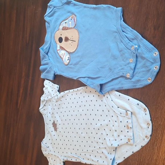 Dog 2 pack Carter's onsies 9 months - Picture 2 of 3